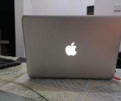 Apple Macbook i5 - 2/5