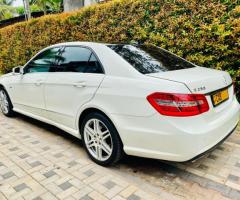 Mercedes Benz E250 - 2/5