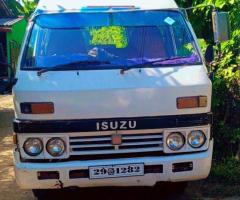 Isuzu Elf Van