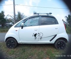 Tata Nano - 2/5