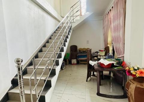 3 Story House For Sale