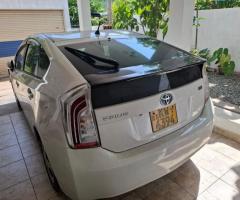 Toyota Prius S Grade