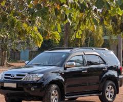 Toyota Fortuner - 2/5