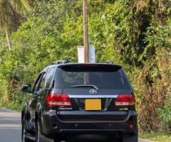 Toyota Fortuner - 4/5