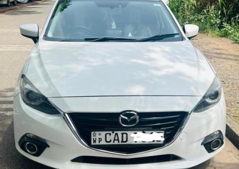 Mazda Axela Hybrid SKY Active