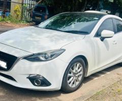 Mazda Axela Hybrid SKY Active - 3/5