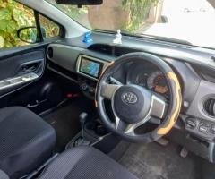 Toyota Vitz - 3/5