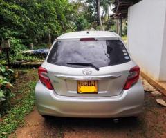 Toyota Vitz - 3/4