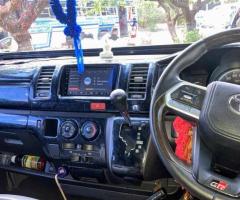 Toyota KDH TRH 200 GL - 3/5