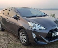 Toyota Aqua S Grade - 3/5